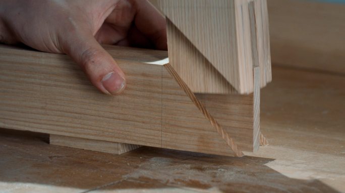 精细木工-构件组装特写镜头
