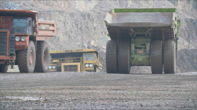 重工业 矿山生产 矿山卡车 重型卡车