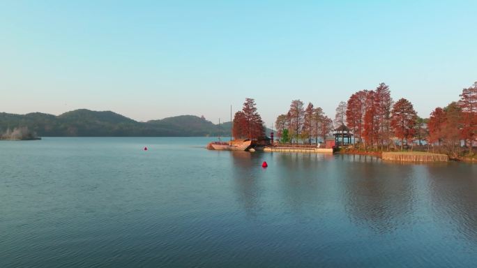 湖北武汉东湖落雁岛风景区秋季风光