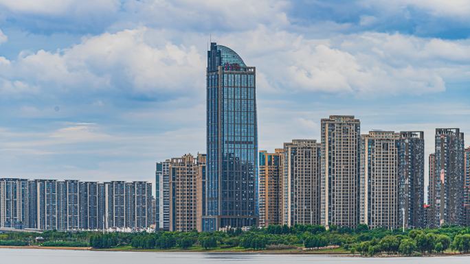 西湖区朝阳新城蓝天白云好风景