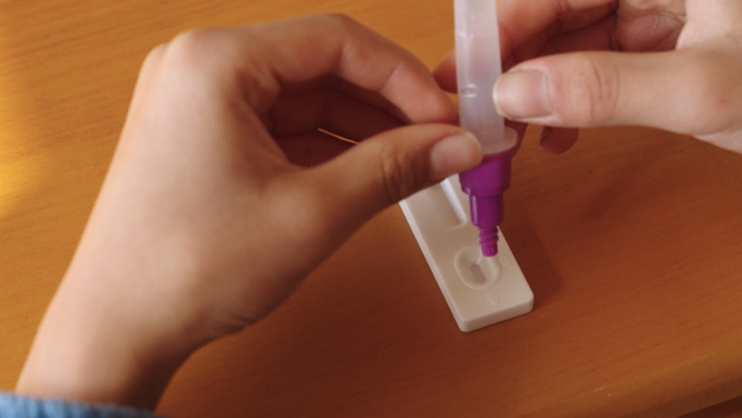 儿童做抗原测试