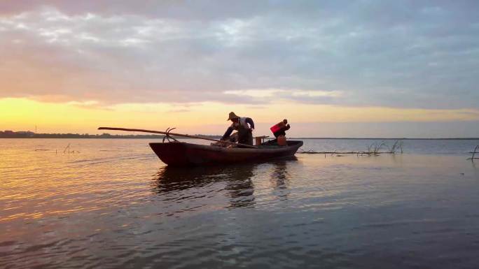 4K实拍鄱阳湖的渔民