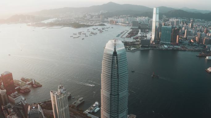 香港城市全景俯视图。无人机与摩天大楼的视频