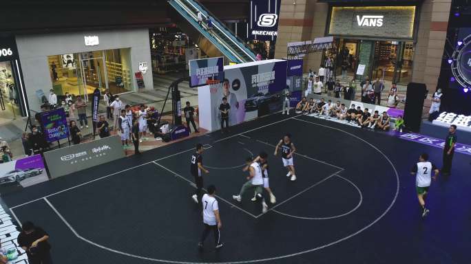 城市商场篮球比赛航拍