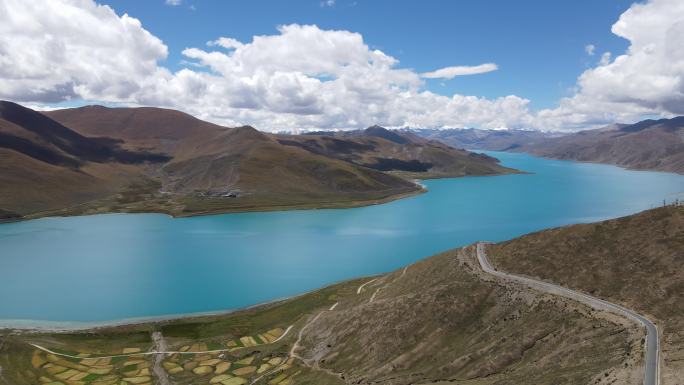 航拍西藏圣湖羊卓雍错