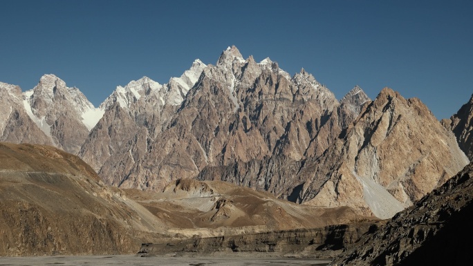 喀喇昆仑山脉罕萨山谷的帕苏峡谷风景