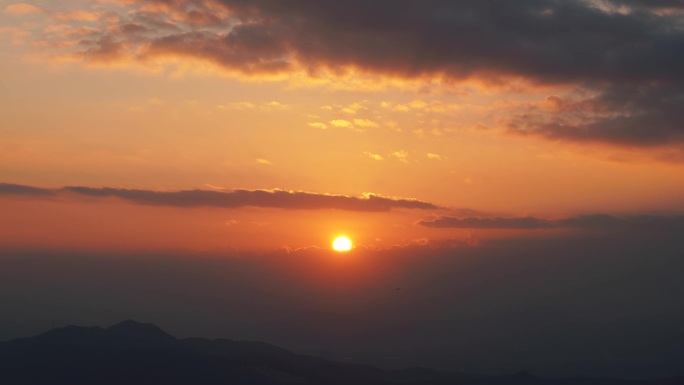 傍晚天空日落延时太阳下山夜幕降临