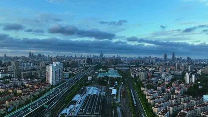 上海南站高铁进出站航拍