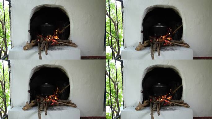 在火里喝酒篝火视频通用素材空镜头
