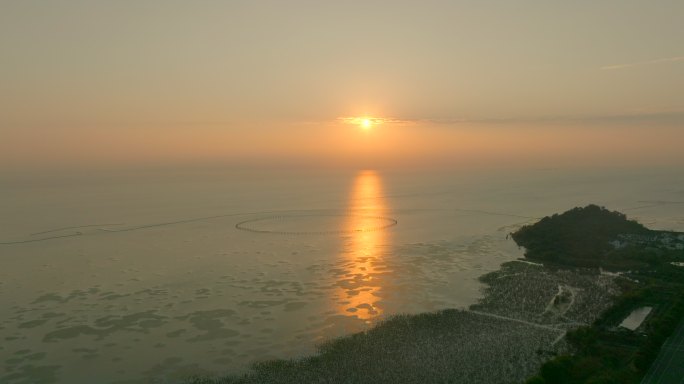 夕阳下  太湖 公路 航拍5