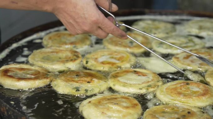 实拍葱油饼 人文 上海 葱油饼制作 美食