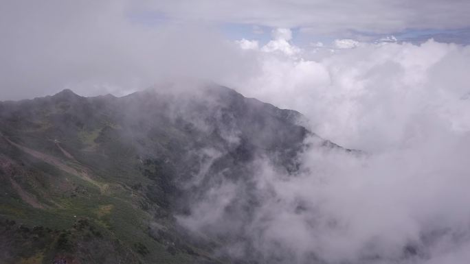 苍山山顶壮丽云海航拍