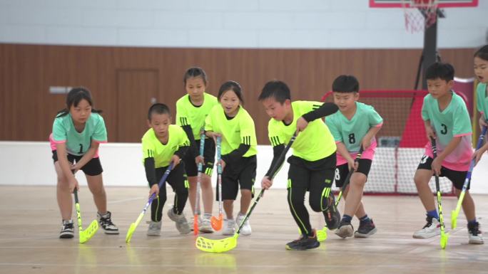 学生比赛玩旱冰球