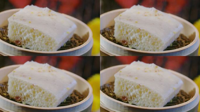 蒸笼里的重阳节美食桂花糕