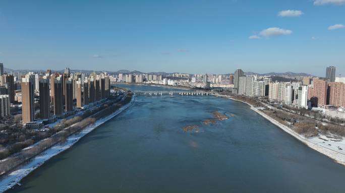 冬季航拍东北吉林市松花江