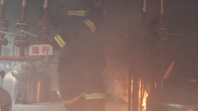 消防 炼油厂 气罐厂 爆炸 灭火 搜救
