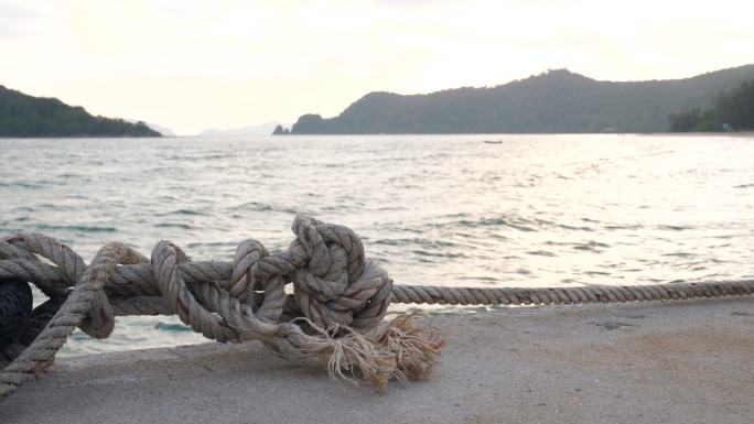 船的近距离系泊缆海水海洋远山