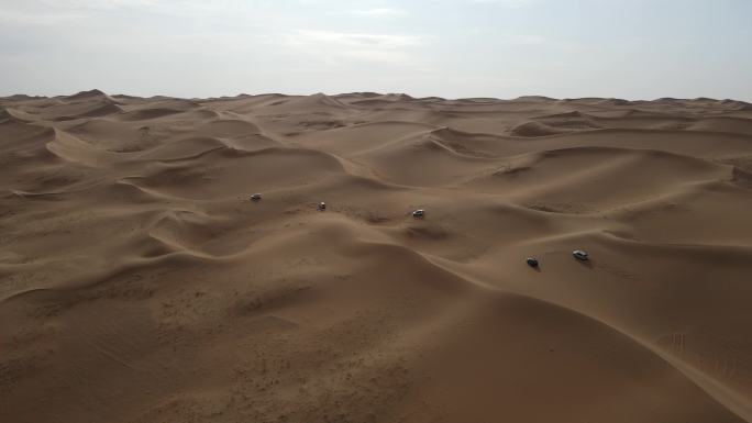 商用：腾格里沙漠越野车队4K航拍素材