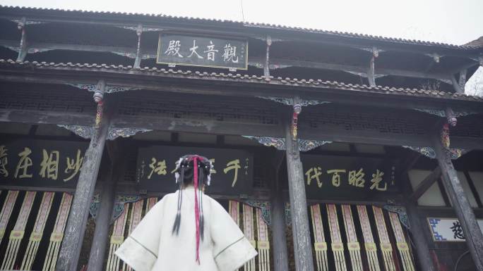 般若寺都江堰汉服妹子寺院求佛许愿上香