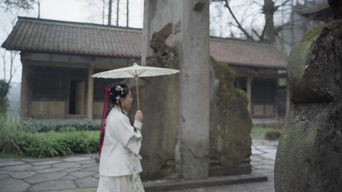 般若寺都江堰汉服妹子寺院求佛许愿上香