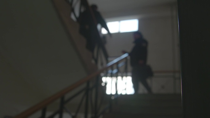 警示教育给领导打电话送礼腐败