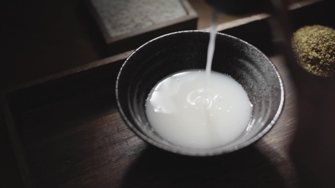 升格慢动作丝滑浓稠倒落勺营养米浆米糊米酿