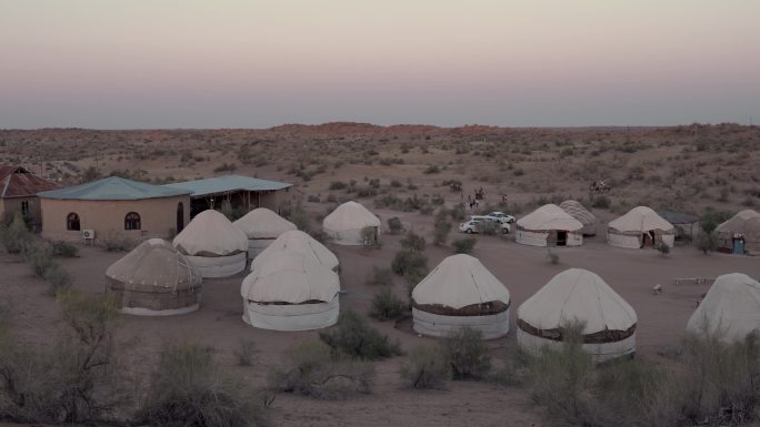 Kyzylkum沙漠的Yurt营地