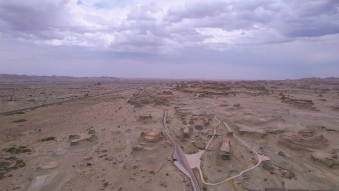 新疆克拉玛依油田世界魔鬼城