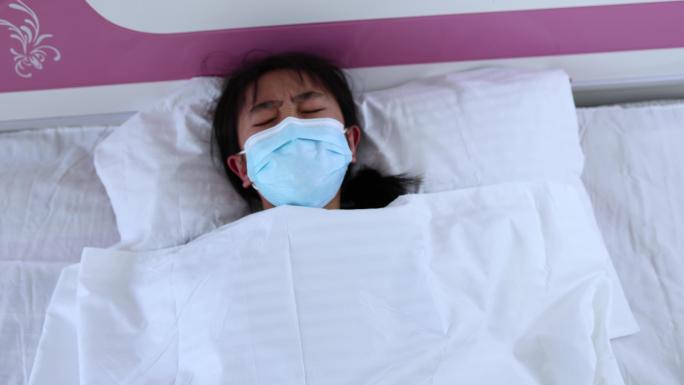 女人生病感冒咳嗽呼吸困难