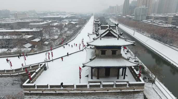 西安城墙角楼东南城角雪景