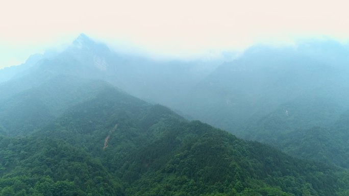 航拍四川峨眉山后山风景云雾缭绕