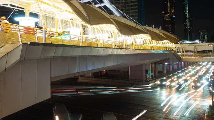 4K TL：曼谷市的天空火车站桥。（放大）