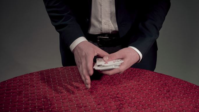 魔术师表演魔术魔术表演扑克牌魔术魔术纸牌