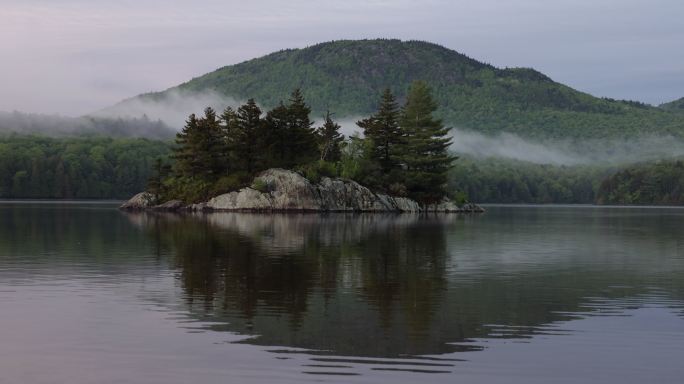Lac Stukely景观，魁北克，加拿大