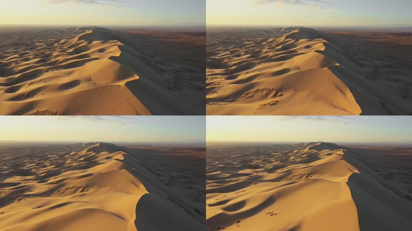 日落时分的戈壁沙漠沙丘鸟瞰图