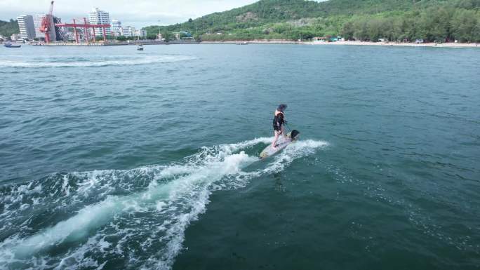 4K航拍海上运动动力冲浪帆板日落海岸线