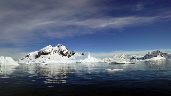 南极洲：天堂港南极洲探险天堂港海面航行