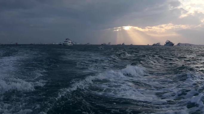 游轮，出海，海浪 ，海面