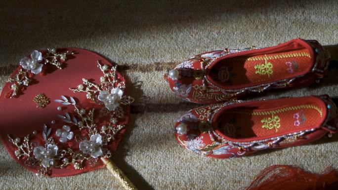 中式婚鞋嫁妆