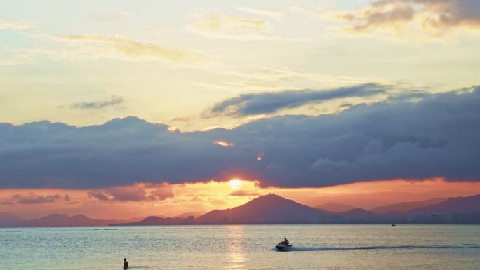 海边云隙光延时/三亚/海南岛/国际旅游