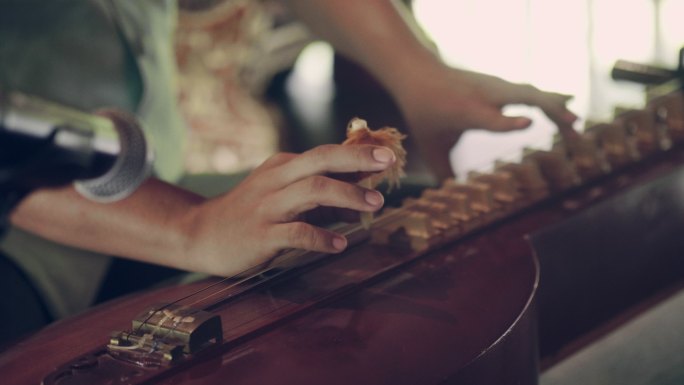 古筝乐器泰国。练习弹奏