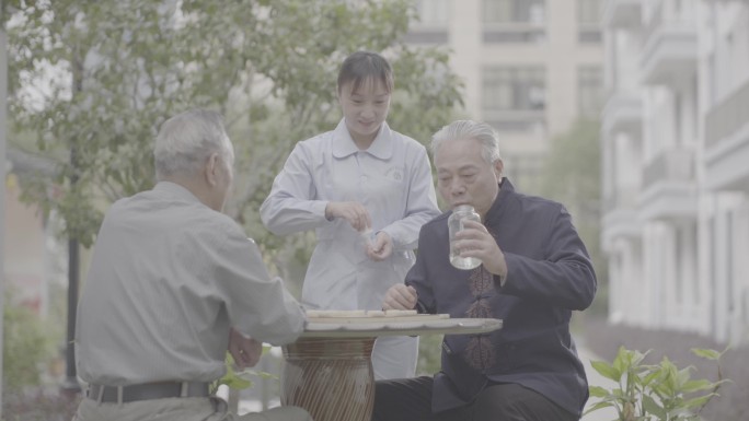 老人养老康复享受晚年生活