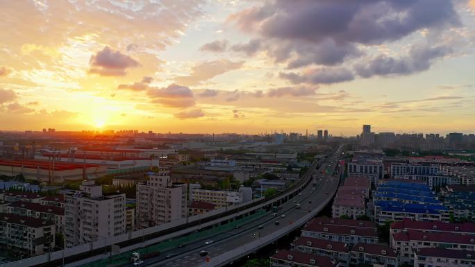 K 上海壮观夕阳下的吴淞城市高架航拍视频