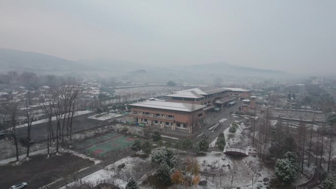 湖北襄阳古隆中景区游客中心雪景航拍