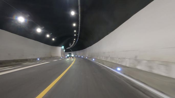 隧道开车行驶第一视角开车绵茂线行驶限速A