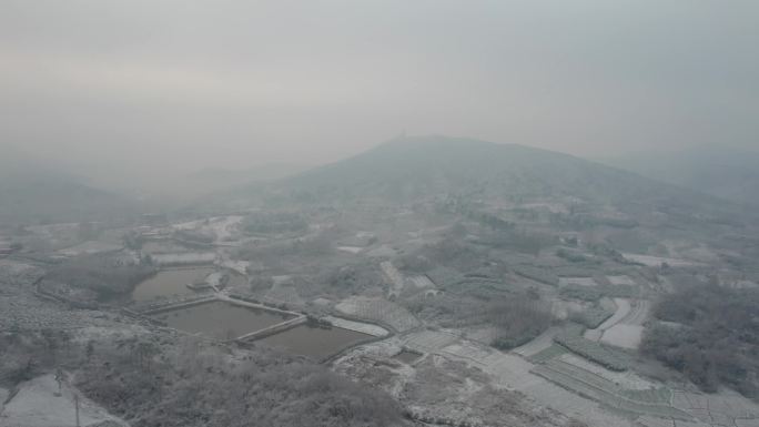 湖北襄阳卧龙镇古隆中农村雪景航拍