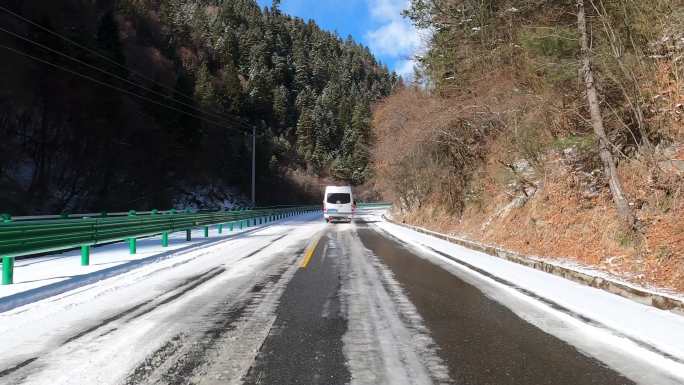 第一视角开车积雪公路行驶冬天开车视角E