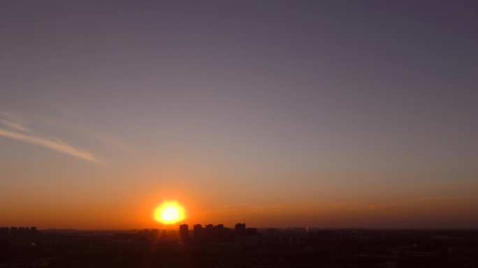 城市天际线晨曦旭日东升太阳升起来早晨清晨