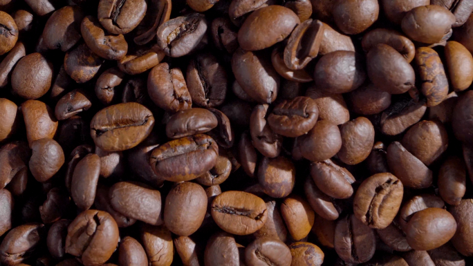 咖啡豆烘焙搅动的咖啡豆