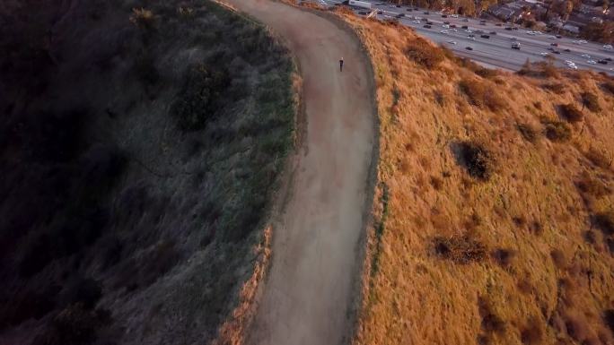 南加州山路慢跑-空中无人机射击